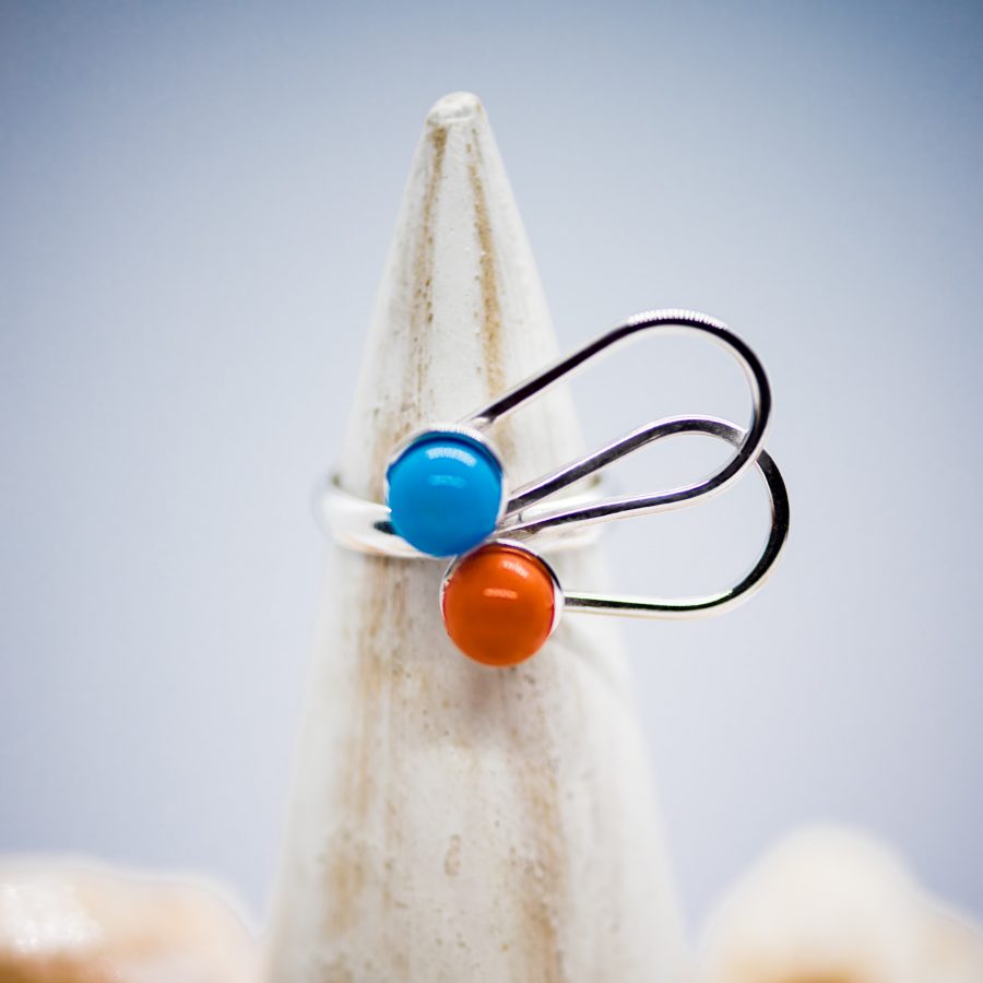 ANILLO CON DISEÑO REDONDEADO