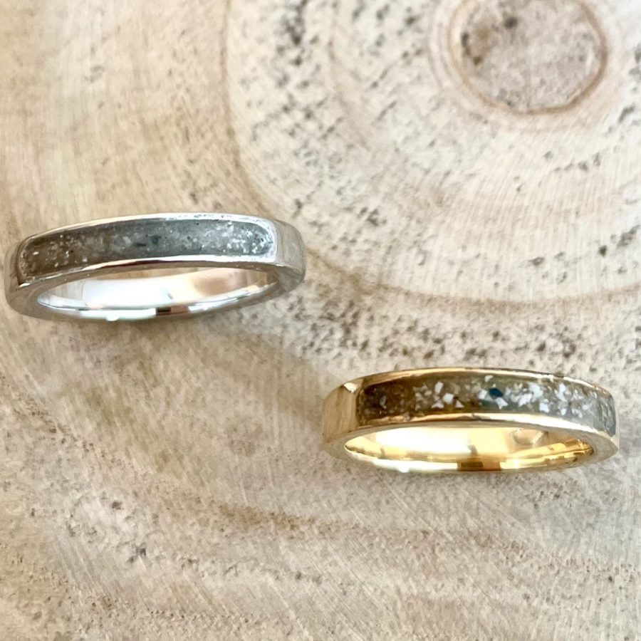 Anillo relleno de cenizas de difunto