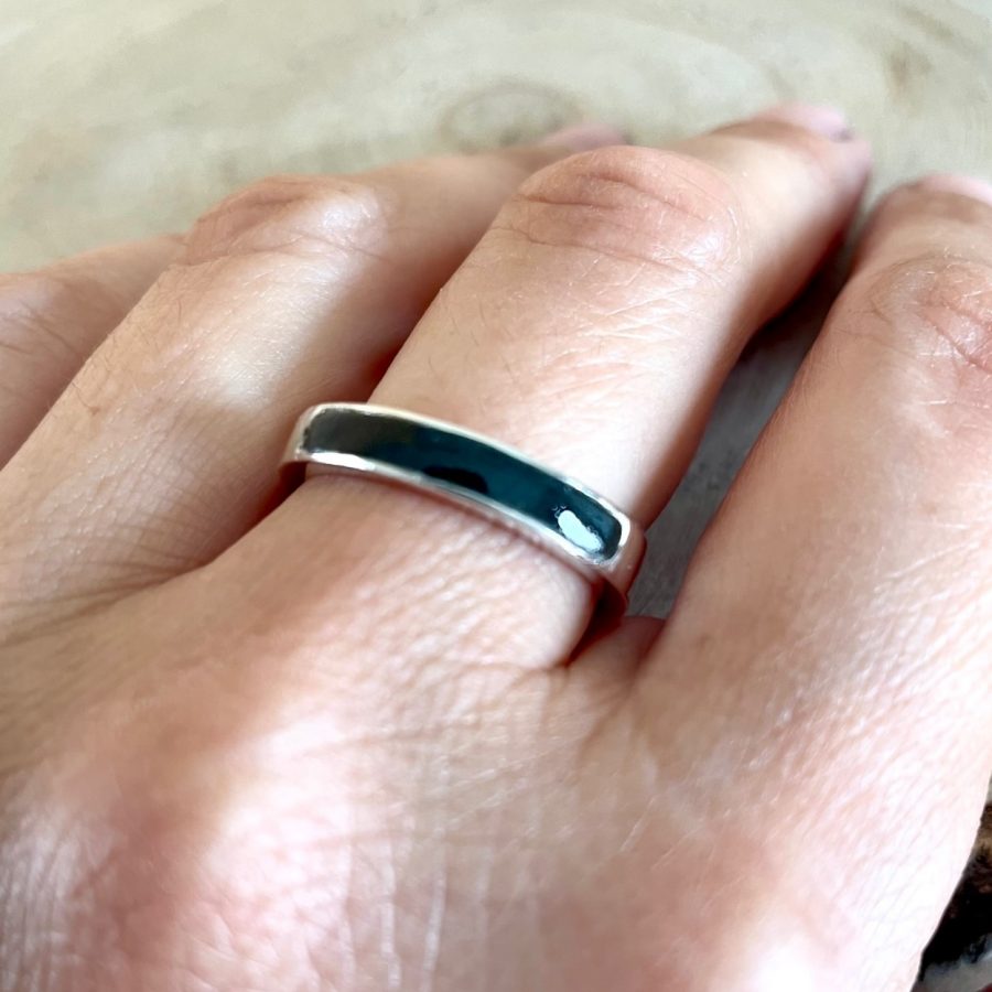 Anillo relleno de cenizas de difunto