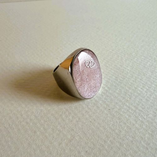 Anillo con cenizas en color cuarzo