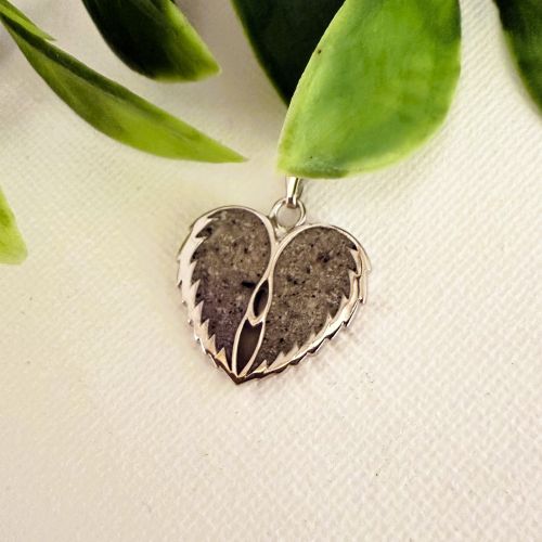 Colgante con cenizas en forma de corazón con alas 5 Colgante con cenizas en forma de corazón con alas - Imagen 3