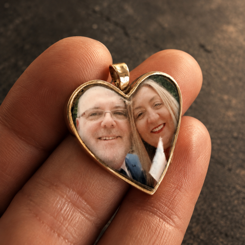 colgante corazon urna cenizas oro 18k